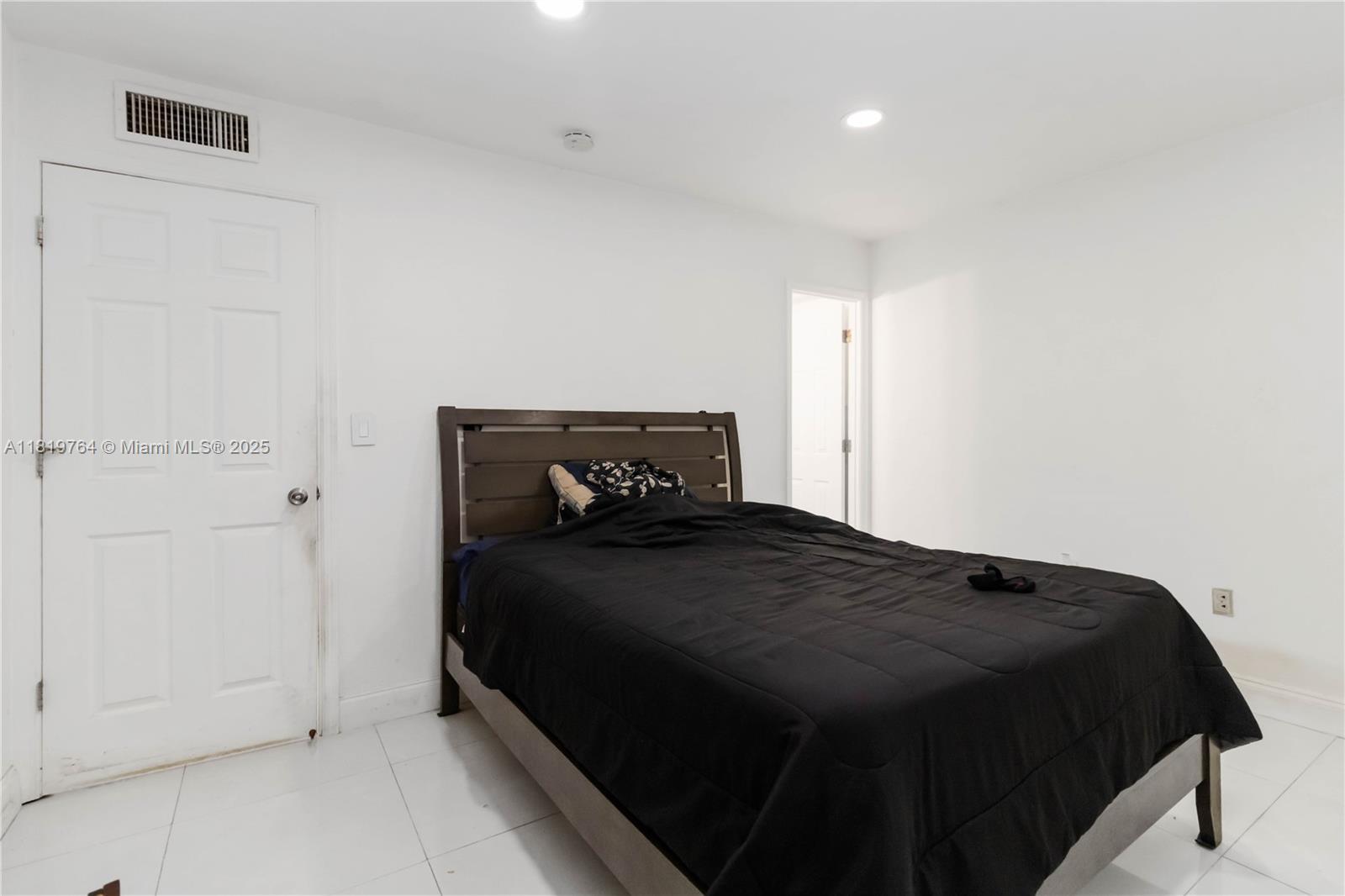 CUTLER CREEK VILLAGE COND - Residential