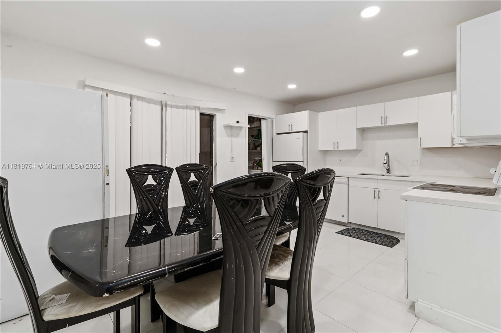 CUTLER CREEK VILLAGE COND - Residential