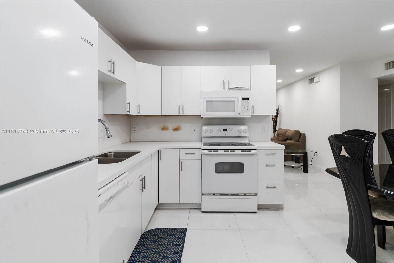 CUTLER CREEK VILLAGE COND - Residential