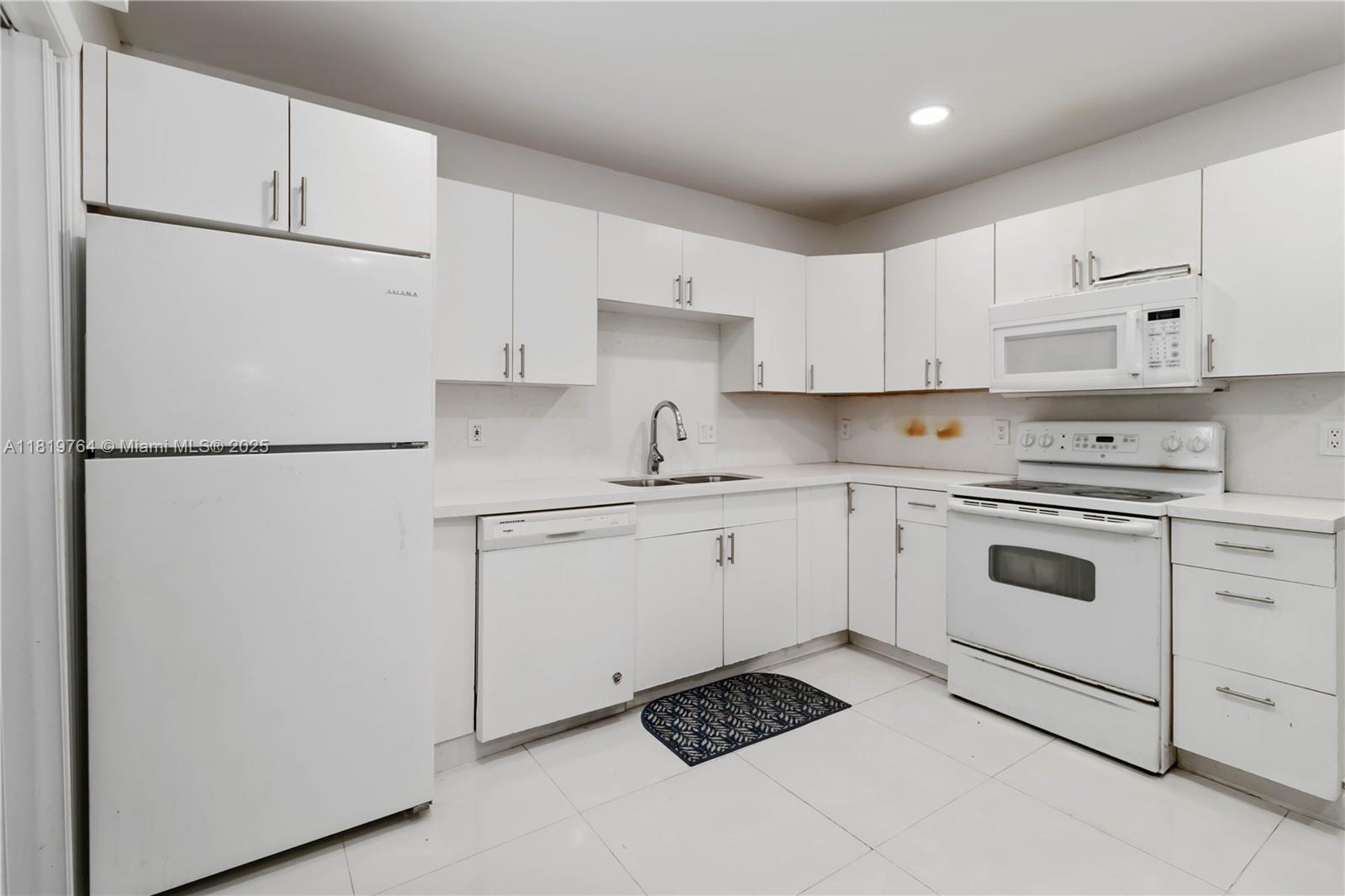 CUTLER CREEK VILLAGE COND - Residential