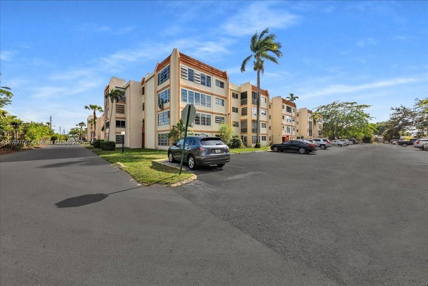 Best-priced unit in the complex! Spacious 2-bedroom, 2-bath condo featuring a screened balcony, all-tile flooring, and a brand-new A/C. Don’t miss this great value!" HOA requirements: $45K annual income, 675 FICO, 25%+ down payment or cash. No current special assessments. Approval takes 30 days HOA has no reserve. NO LEASE