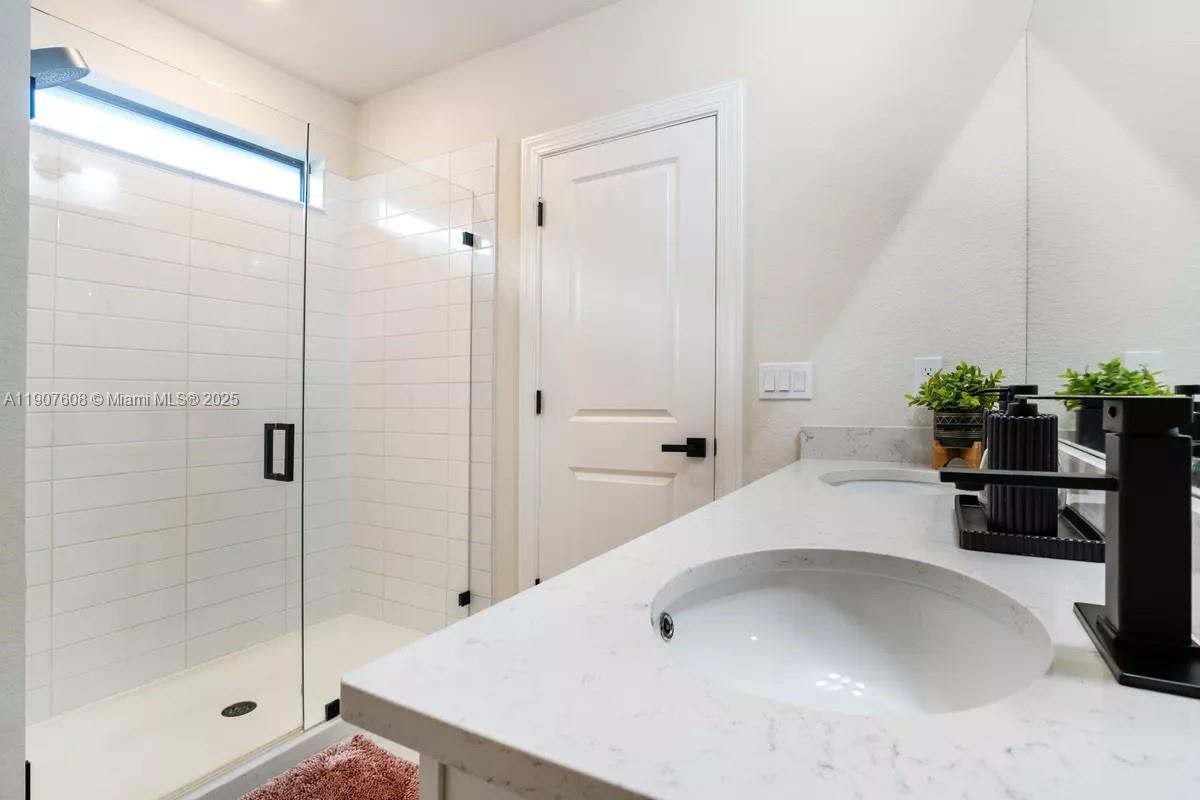 TRICITY PLAT - Residential Lease