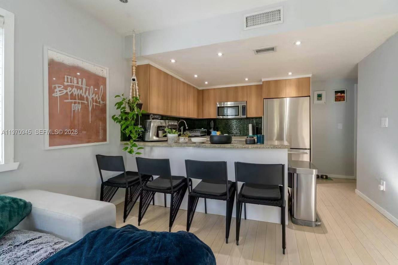 CASA 40 CONDO - Residential Lease