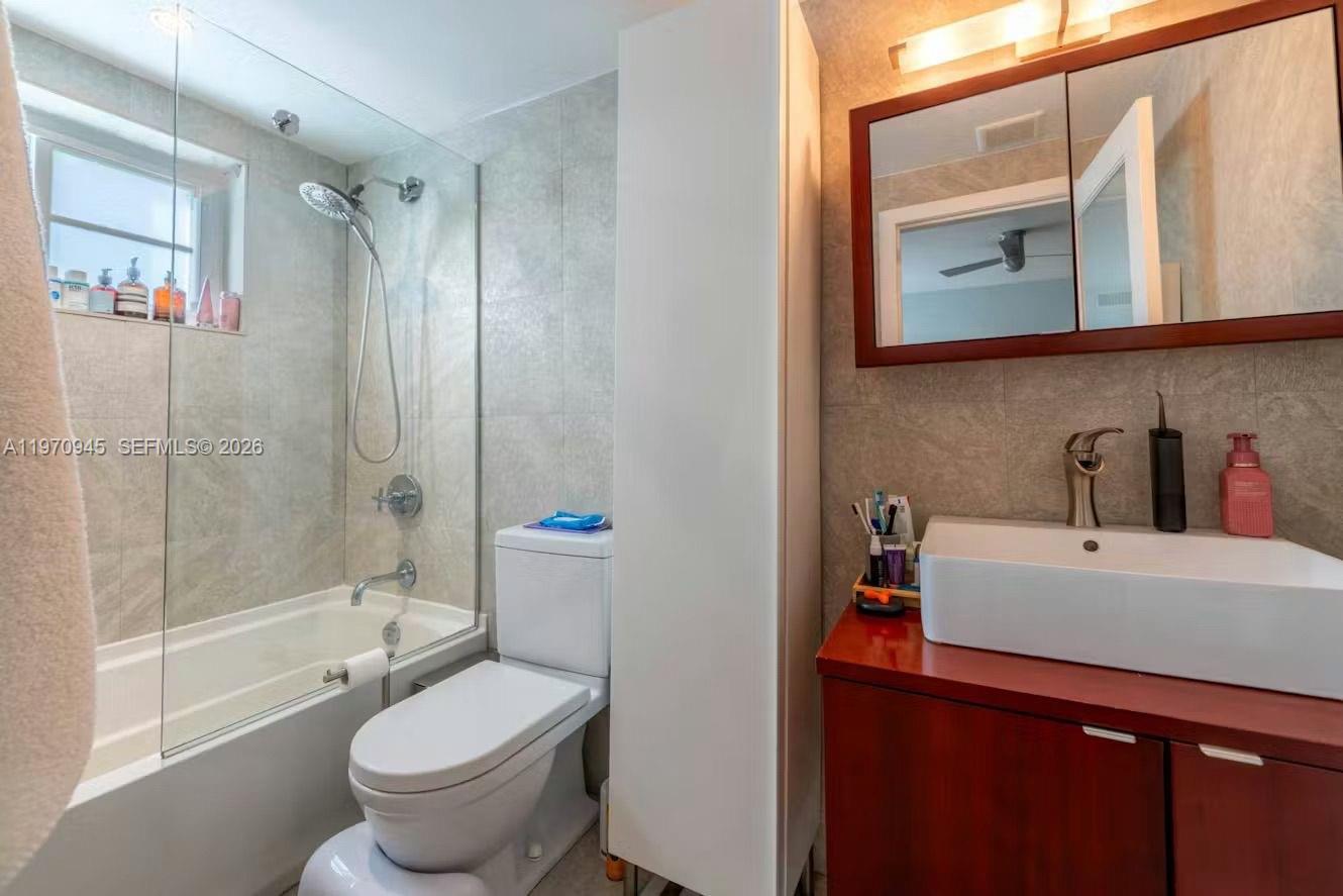 CASA 40 CONDO - Residential Lease