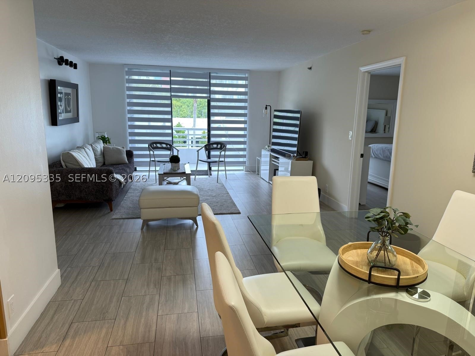 3300 NE 192nd St 414, Aventura, FL, 33180/$430,000 1 3300 NE 192nd St 414