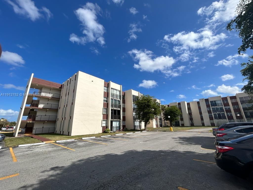 VERSAILLE GARDENS I CONDO - Residential Lease