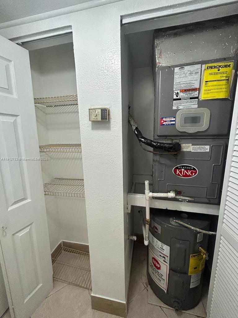 VERSAILLE GARDENS I CONDO - Residential Lease