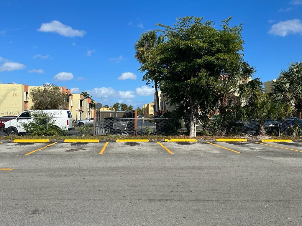 VERSAILLE GARDENS I CONDO - Residential Lease