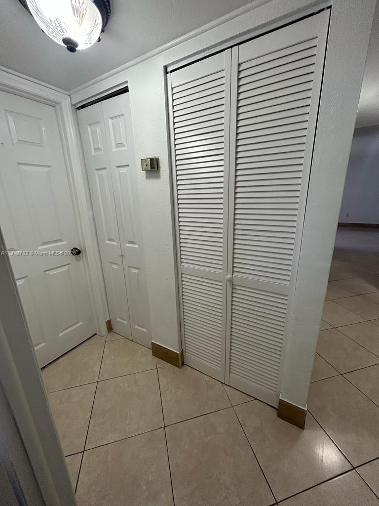 VERSAILLE GARDENS I CONDO - Residential Lease