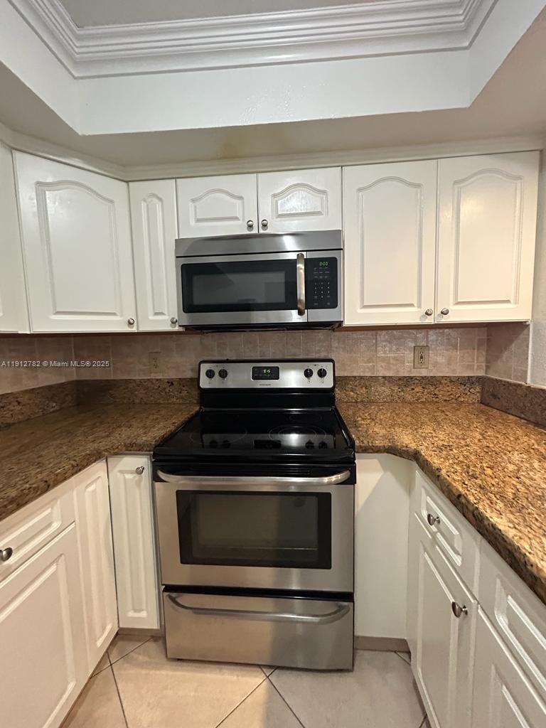 VERSAILLE GARDENS I CONDO - Residential Lease