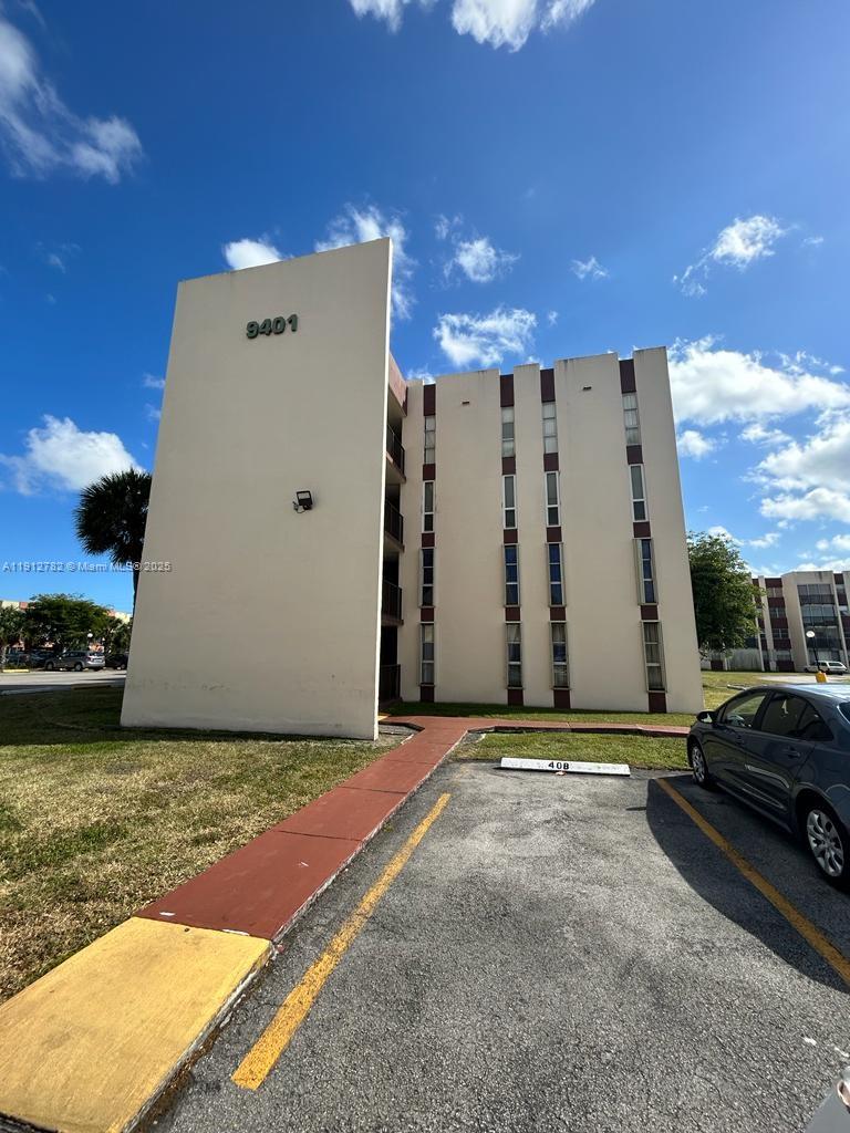 VERSAILLE GARDENS I CONDO - Residential Lease