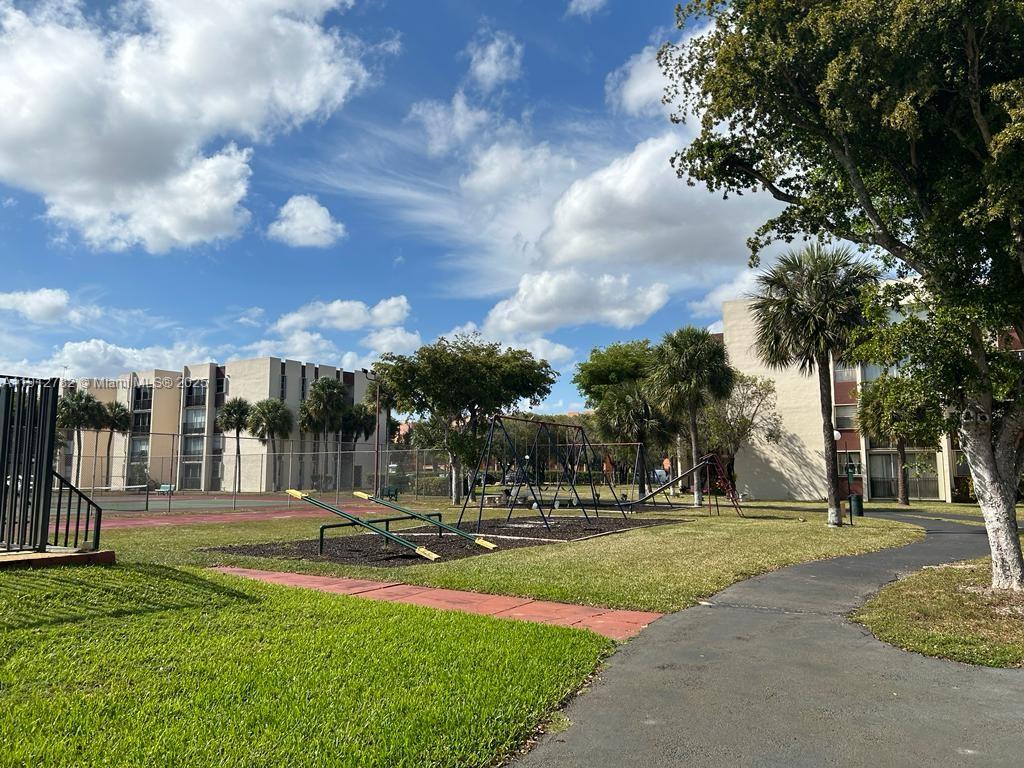 VERSAILLE GARDENS I CONDO - Residential Lease