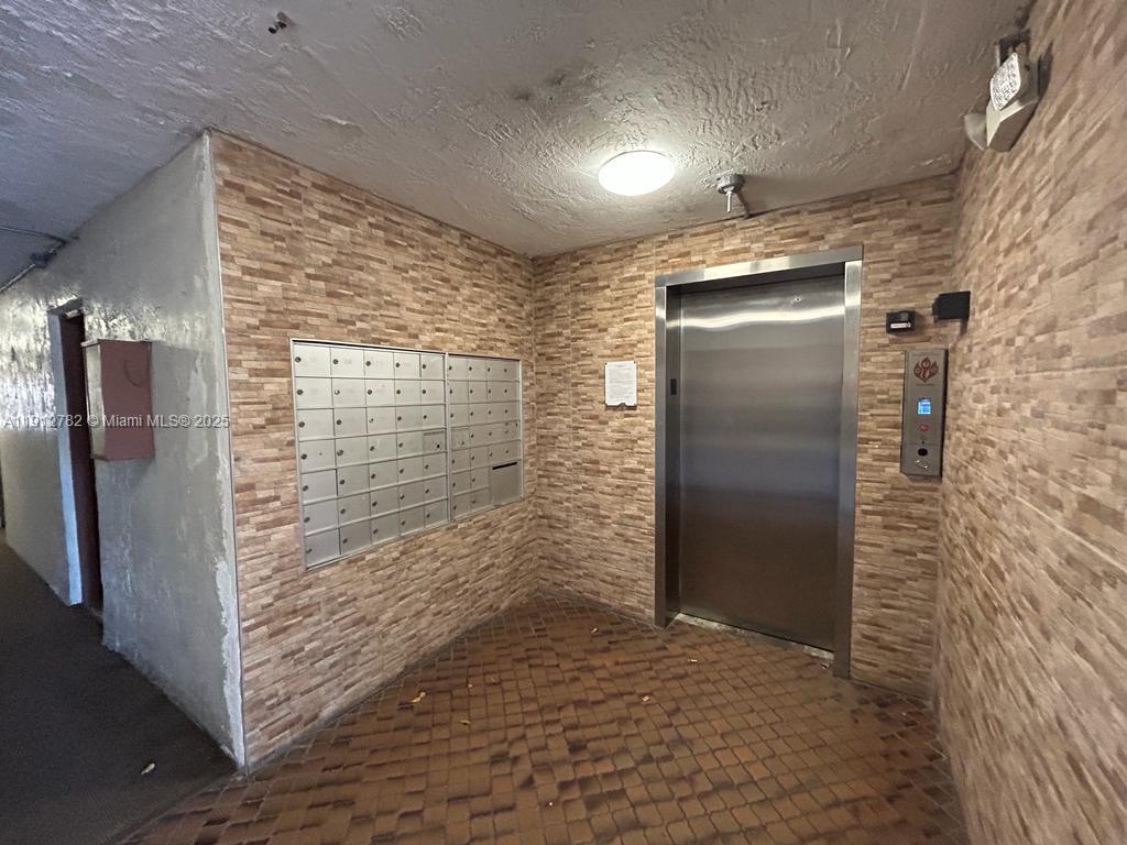 VERSAILLE GARDENS I CONDO - Residential Lease