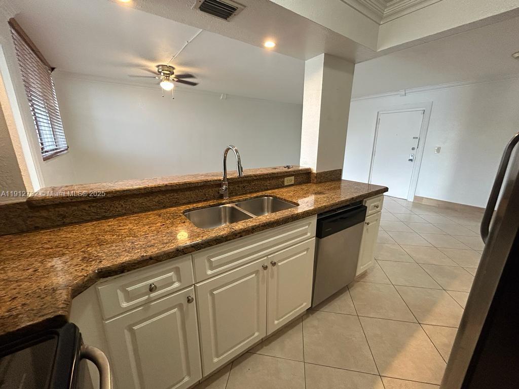 VERSAILLE GARDENS I CONDO - Residential Lease