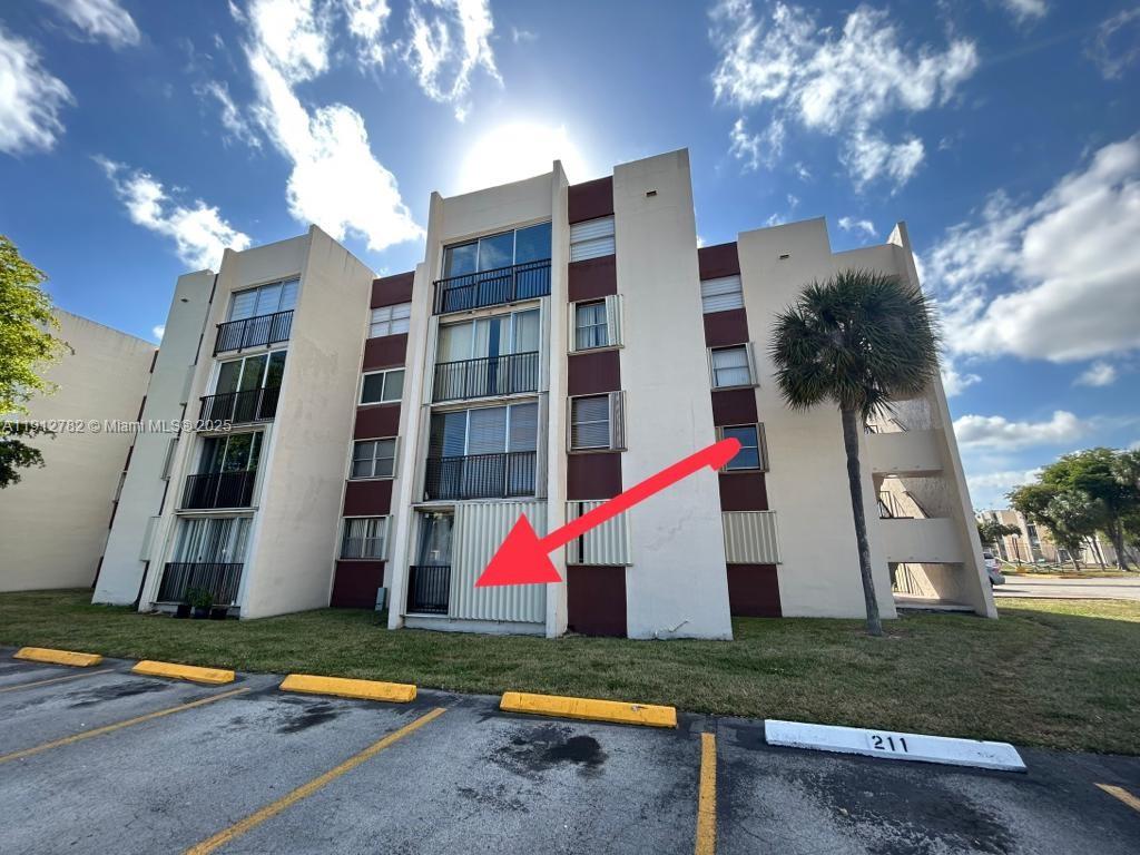 VERSAILLE GARDENS I CONDO - Residential Lease