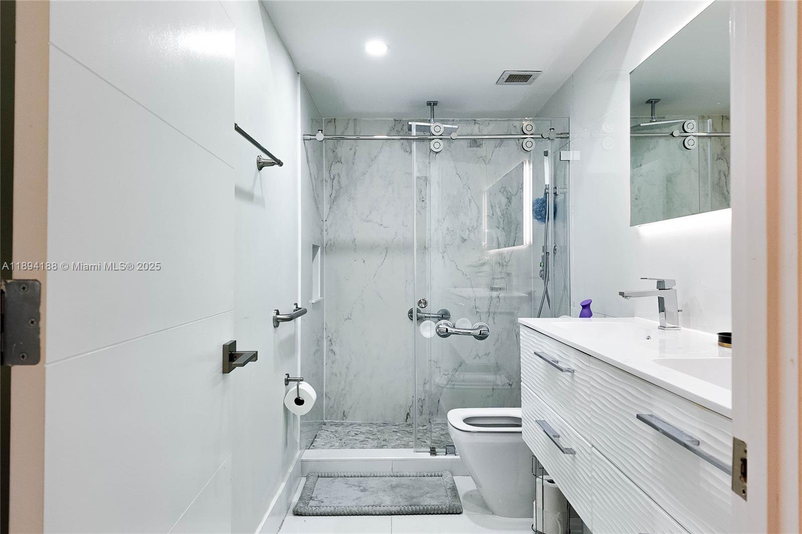 HEMISPHERES CONDO - Residential Lease