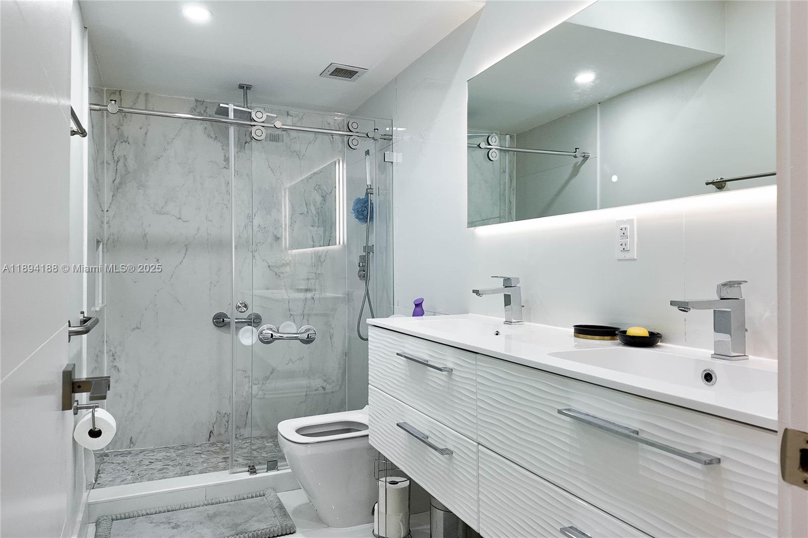 HEMISPHERES CONDO - Residential Lease