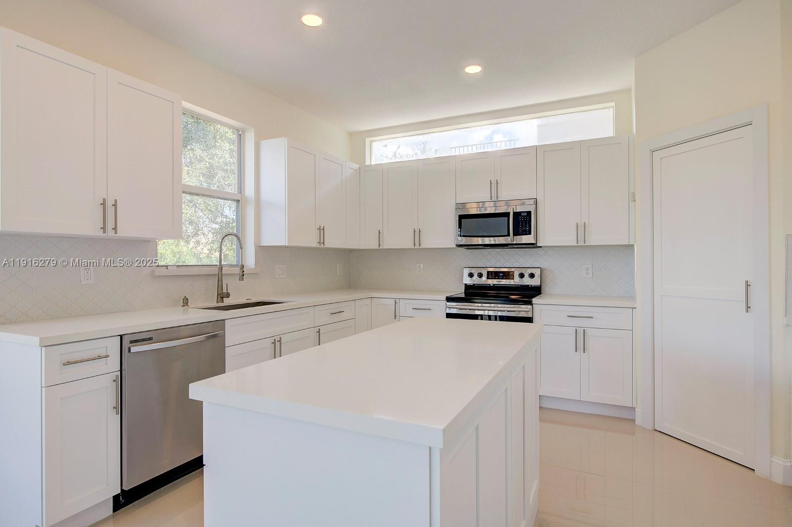 RIVIERA ISLES II - Residential Lease