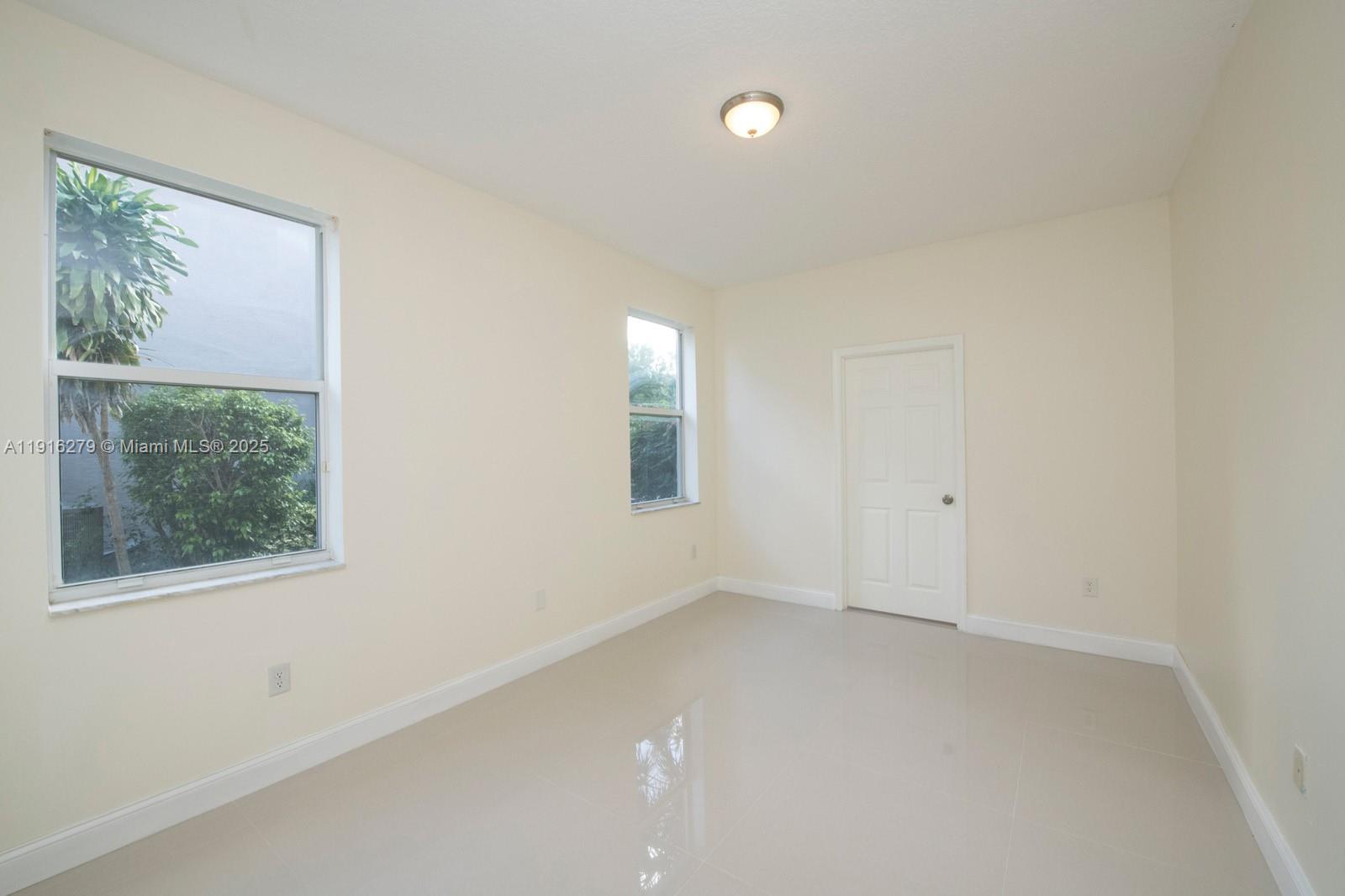 RIVIERA ISLES II - Residential Lease