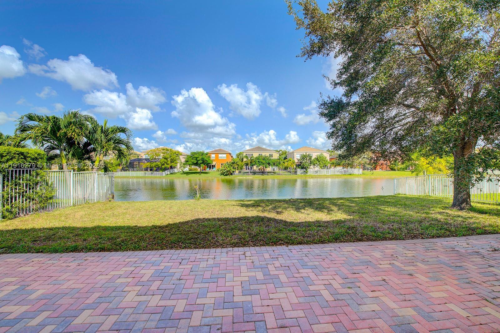 RIVIERA ISLES II - Residential Lease