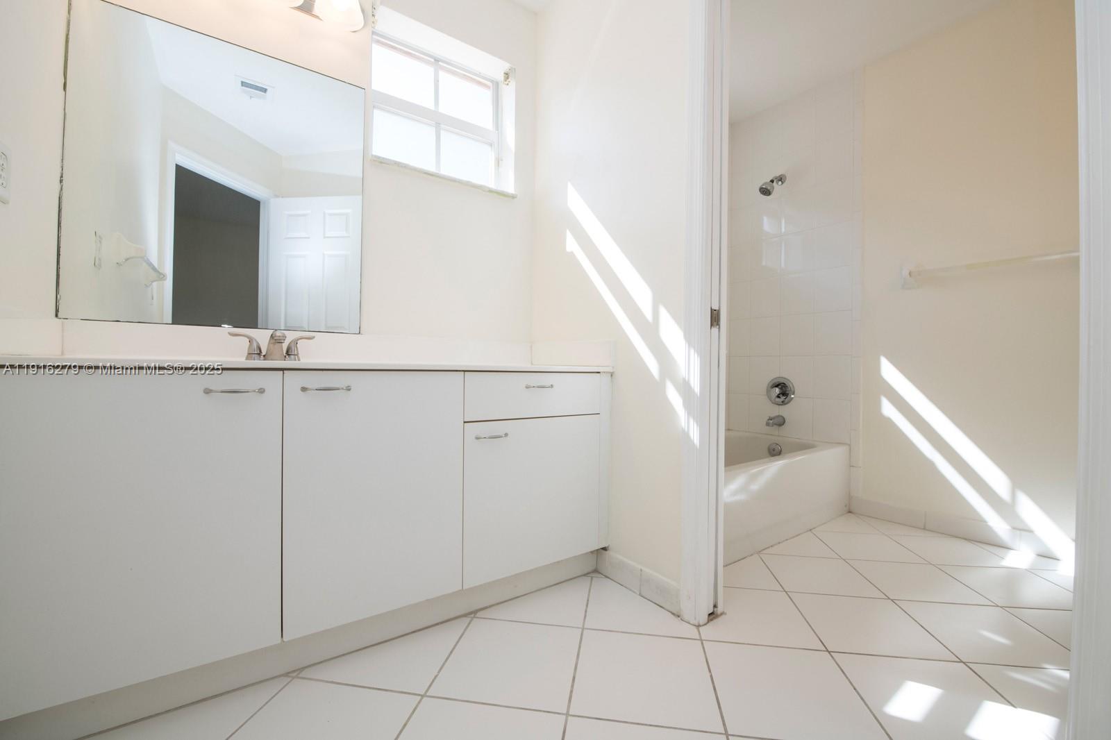 RIVIERA ISLES II - Residential Lease