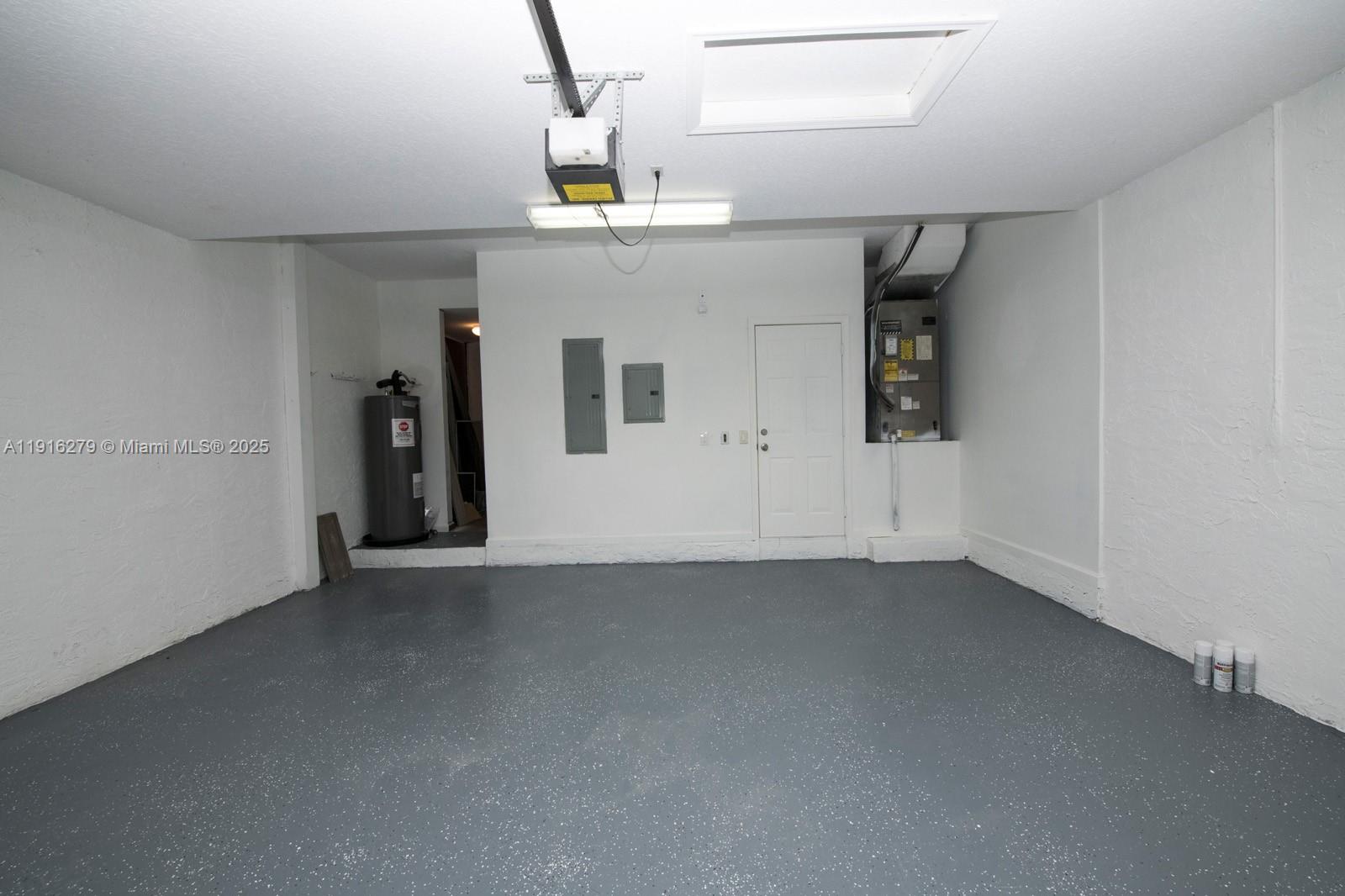 RIVIERA ISLES II - Residential Lease