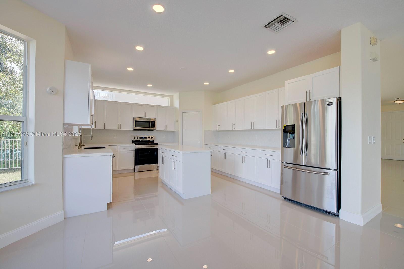 RIVIERA ISLES II - Residential Lease