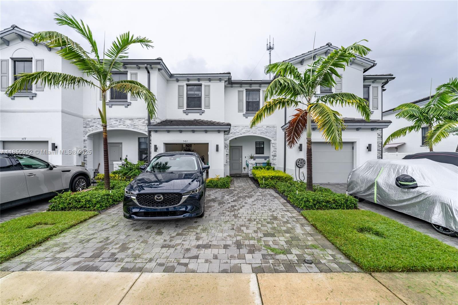 VISTA LAGO - Residential