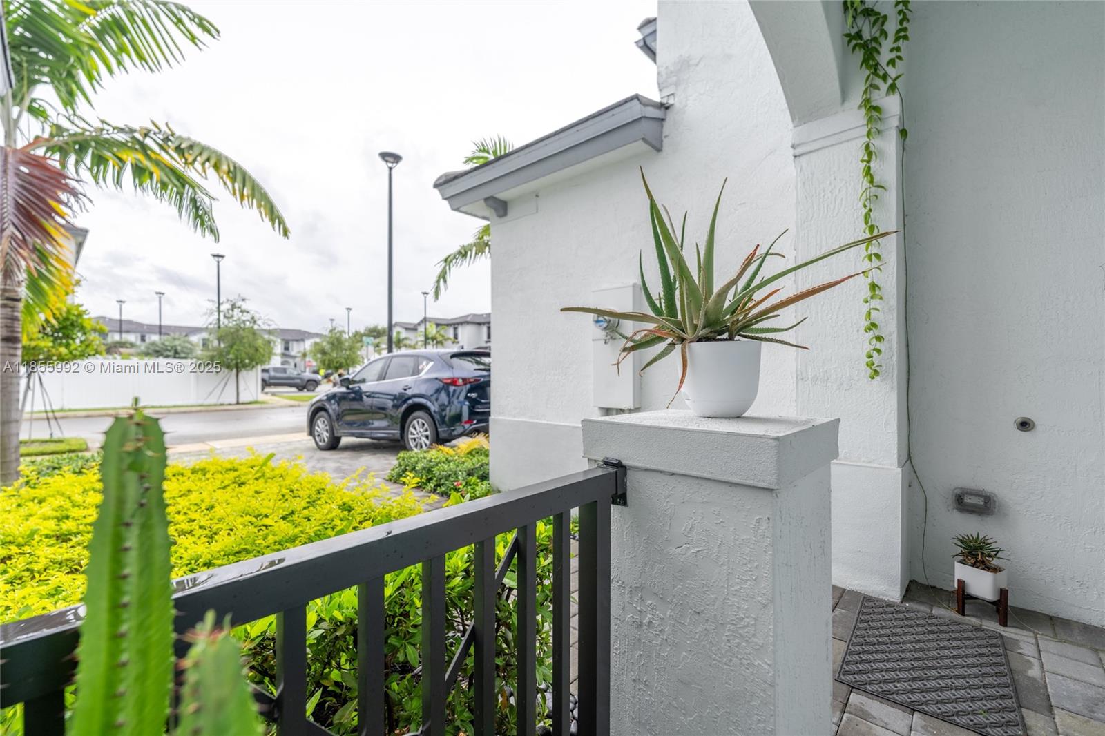 VISTA LAGO - Residential