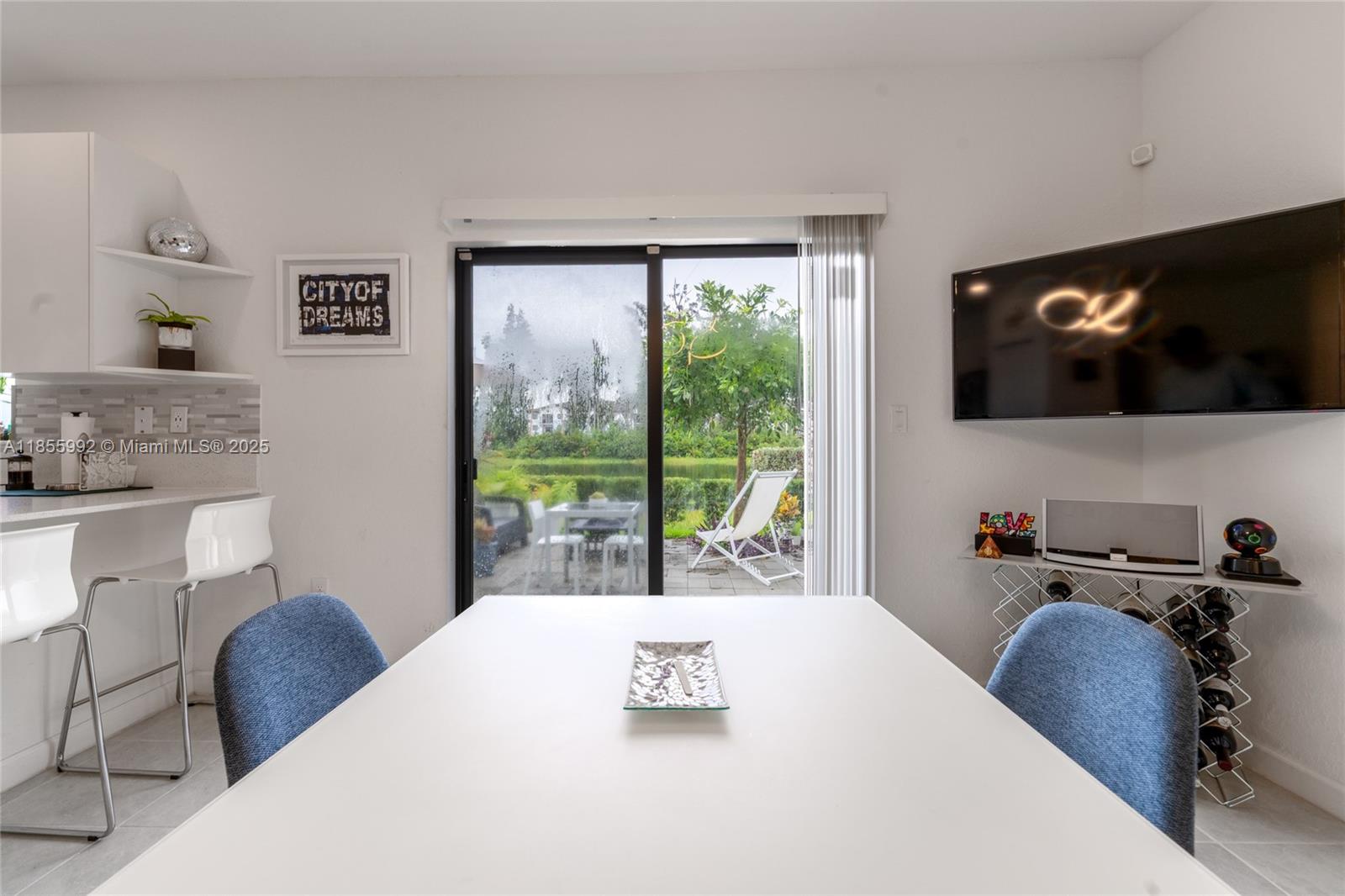 VISTA LAGO - Residential