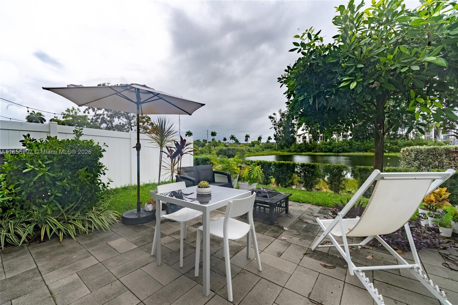 VISTA LAGO - Residential