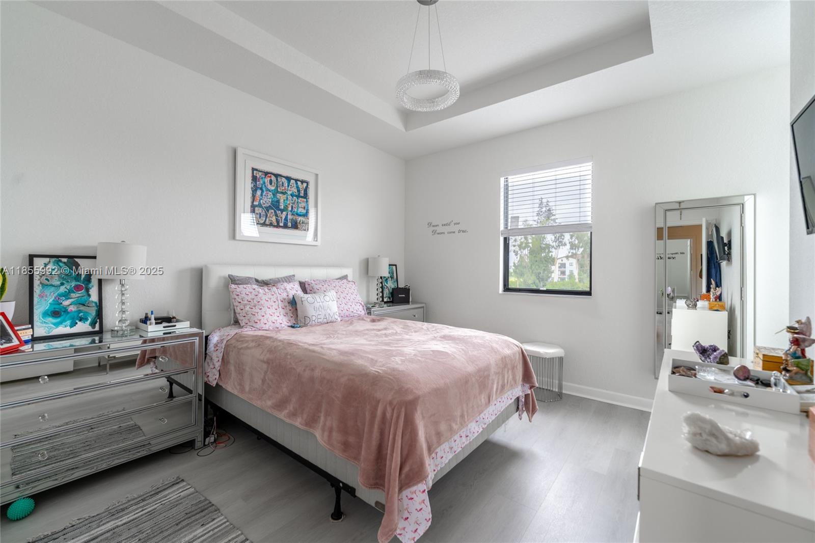 VISTA LAGO - Residential