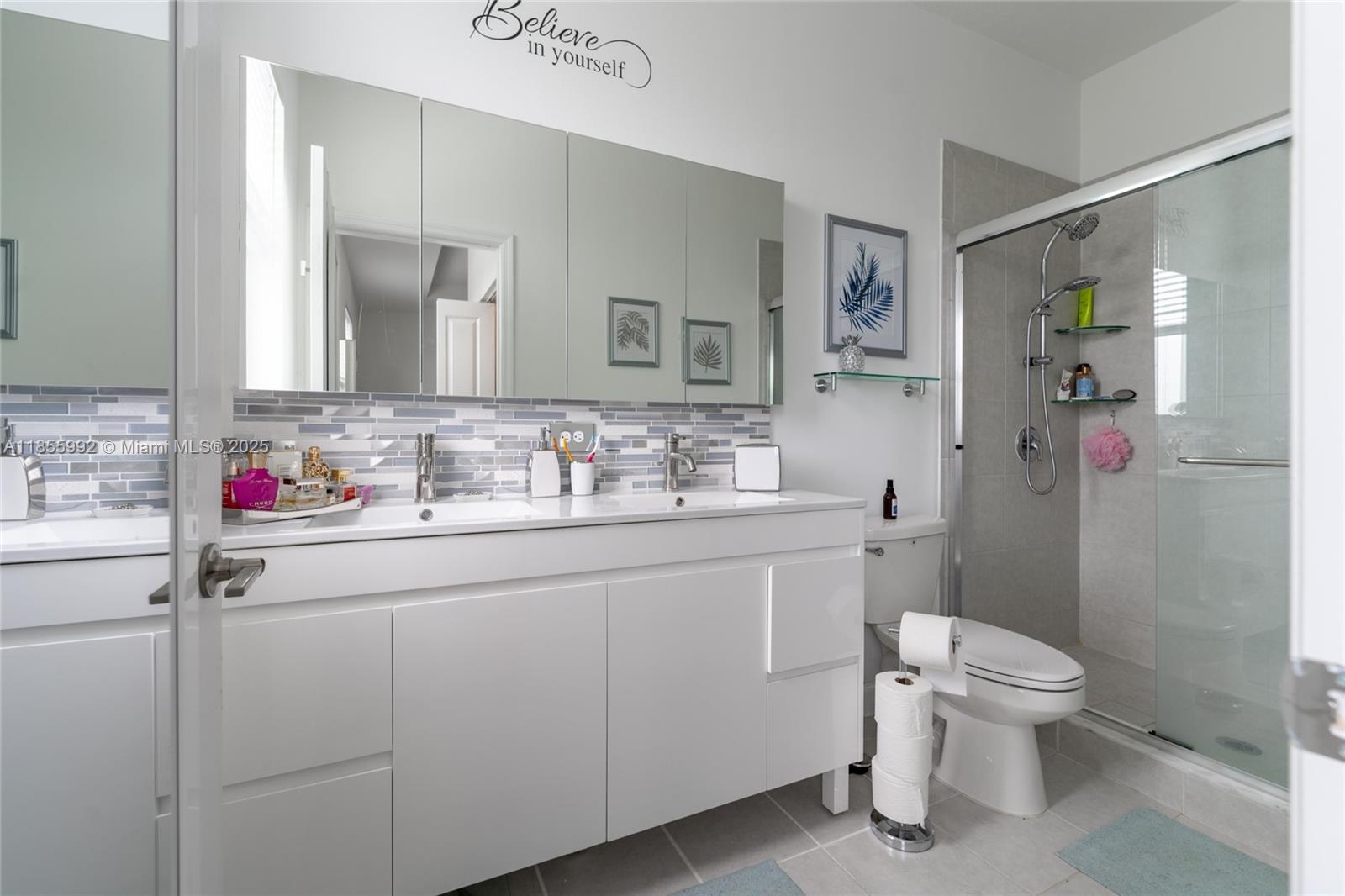 VISTA LAGO - Residential