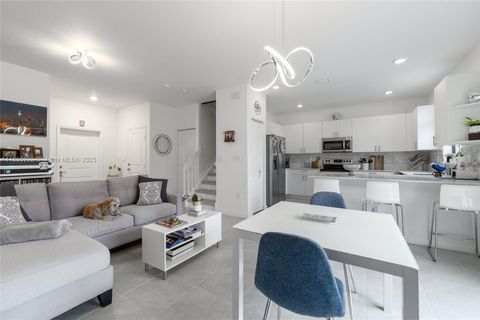 Photo of 561 NW 204th St, Miami Gardens, FL 33169 (MLS # A11855992) Photo of 561 NW 204th St, Miami Gardens, FL 33169 (MLS # A11855992)