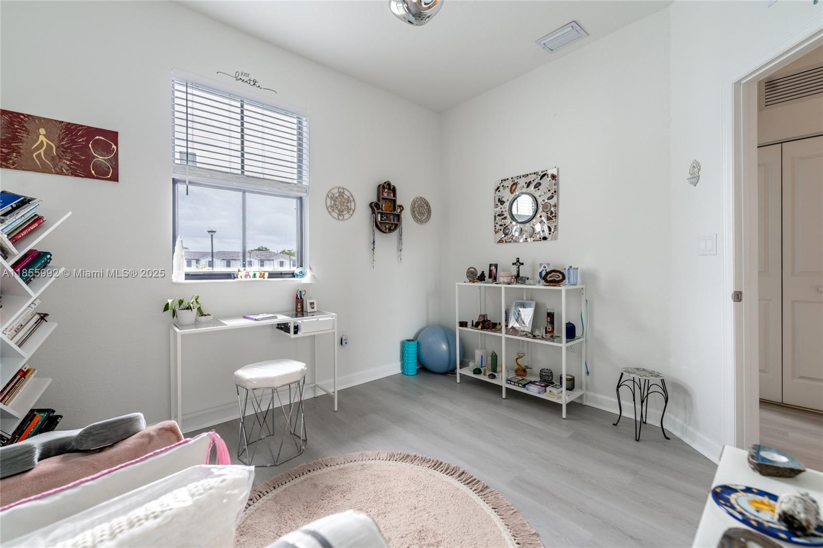VISTA LAGO - Residential