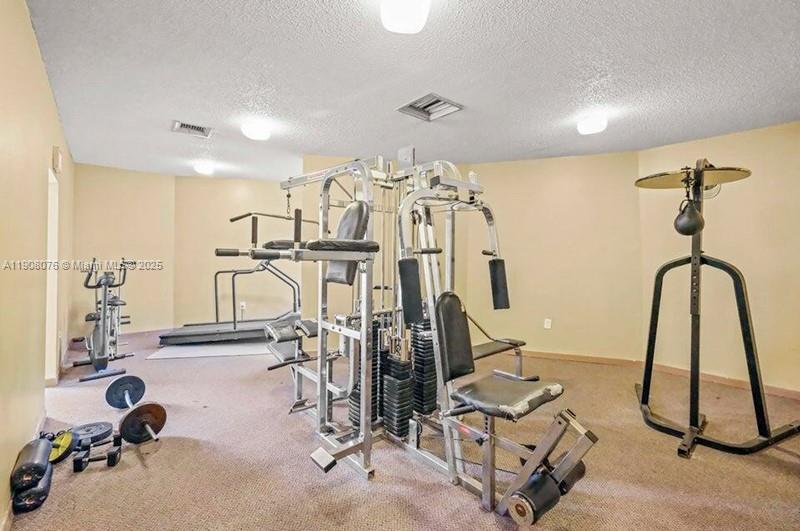 HERITAGE CIRCLE CONDO - Residential