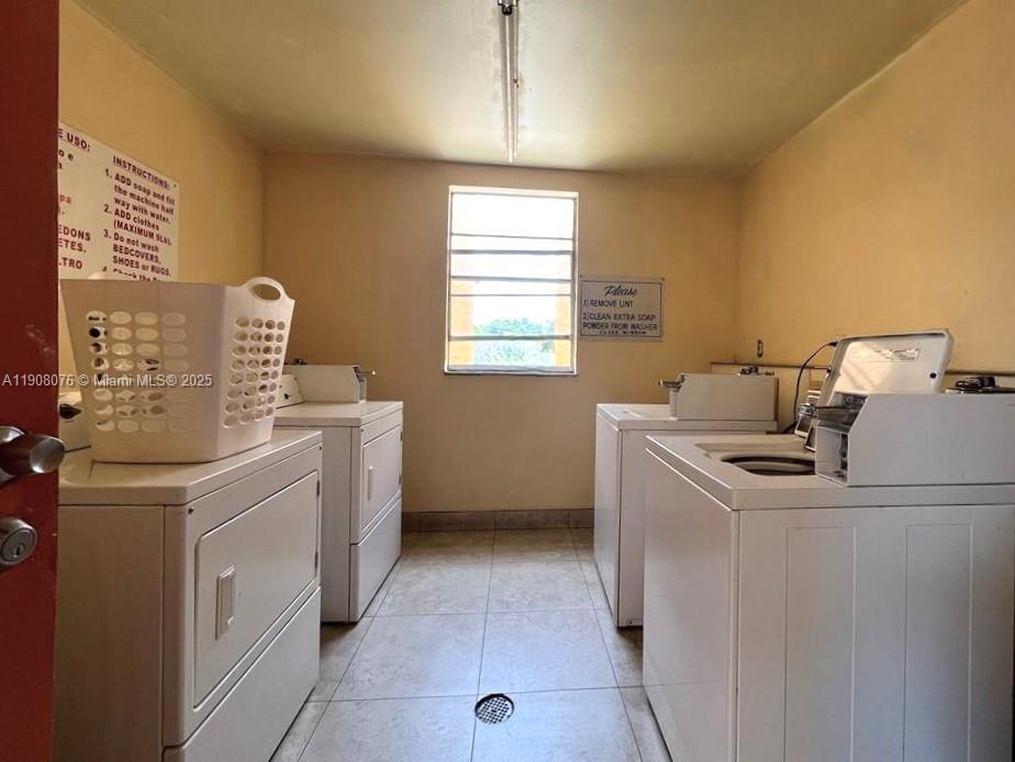 HERITAGE CIRCLE CONDO - Residential