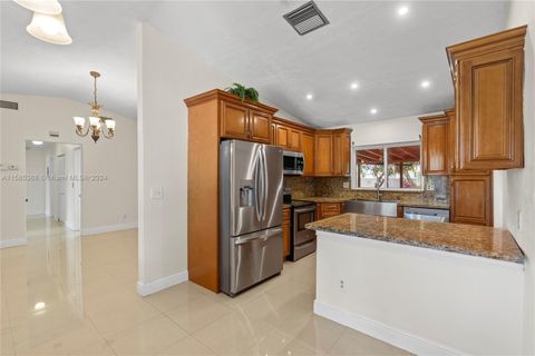 Single Family Residence in Miami FL 10944 158th Ter Ter 12.jpg