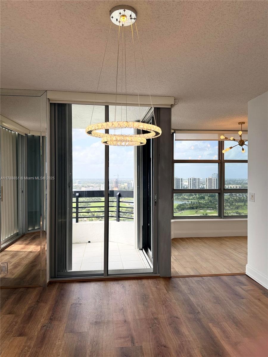 3500 Mystic Pointe Dr 3003