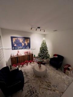 PINE VISTA - Residential Lease