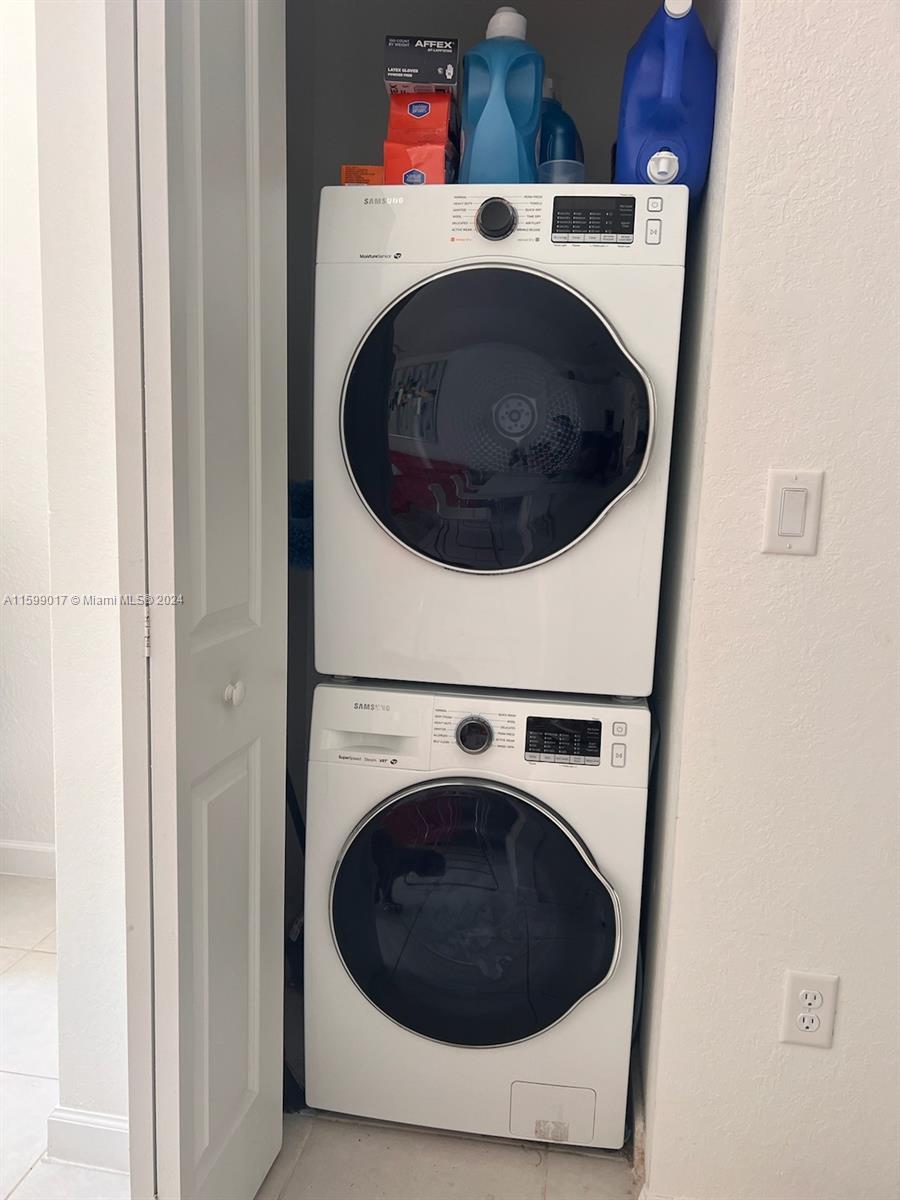 PINE VISTA - Residential Lease