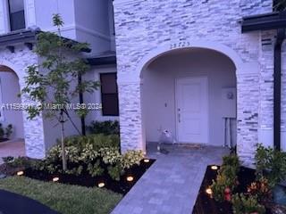 PINE VISTA - Residential Lease