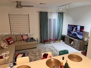 PINE VISTA - Residential Lease
