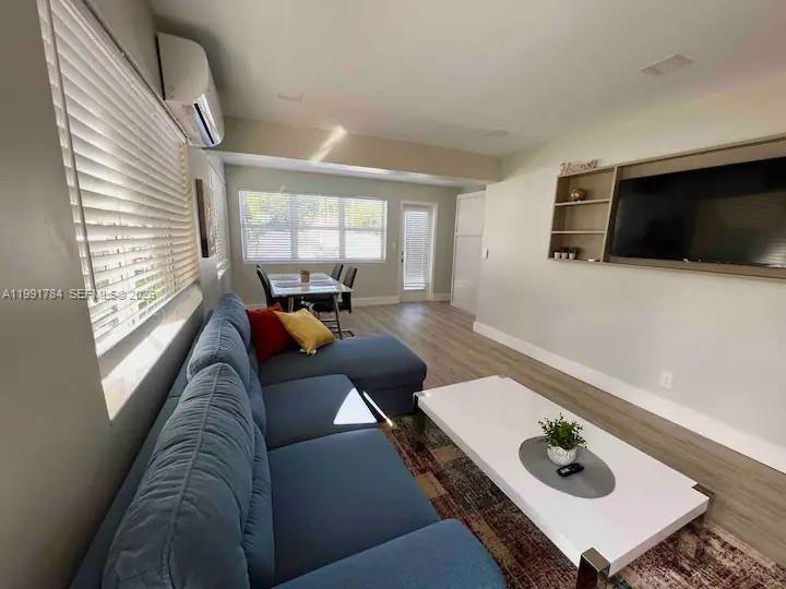 HOLLYWOOD SOUTH SIDE ADD - Residential Income