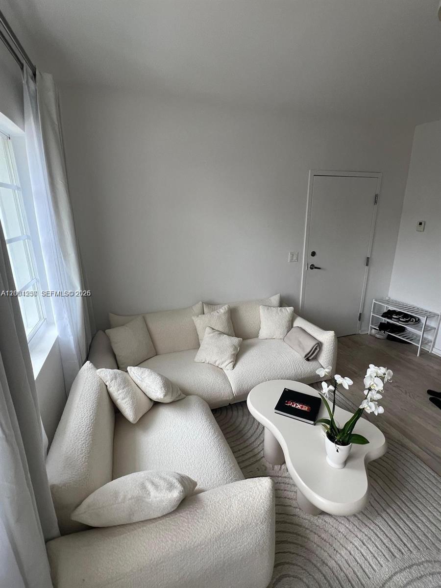 FIRST DECO CONDO - Residential Lease