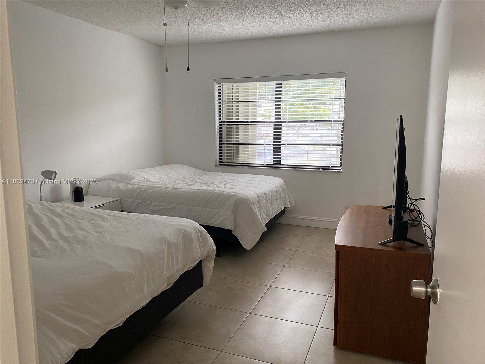 HALLANDALE GARDENS CONDO - Residential Lease