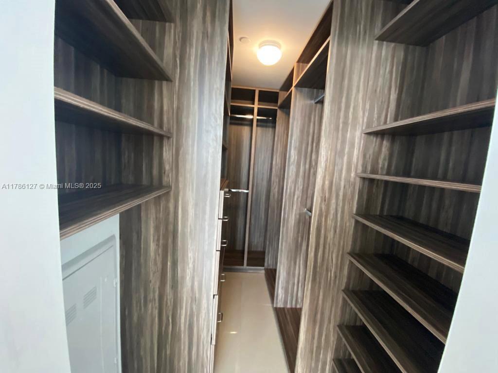 ARIA ON THE BAY CONDO - Residential
