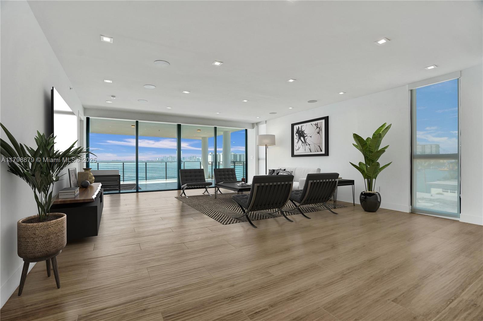 1930 Bay Dr Ph-1