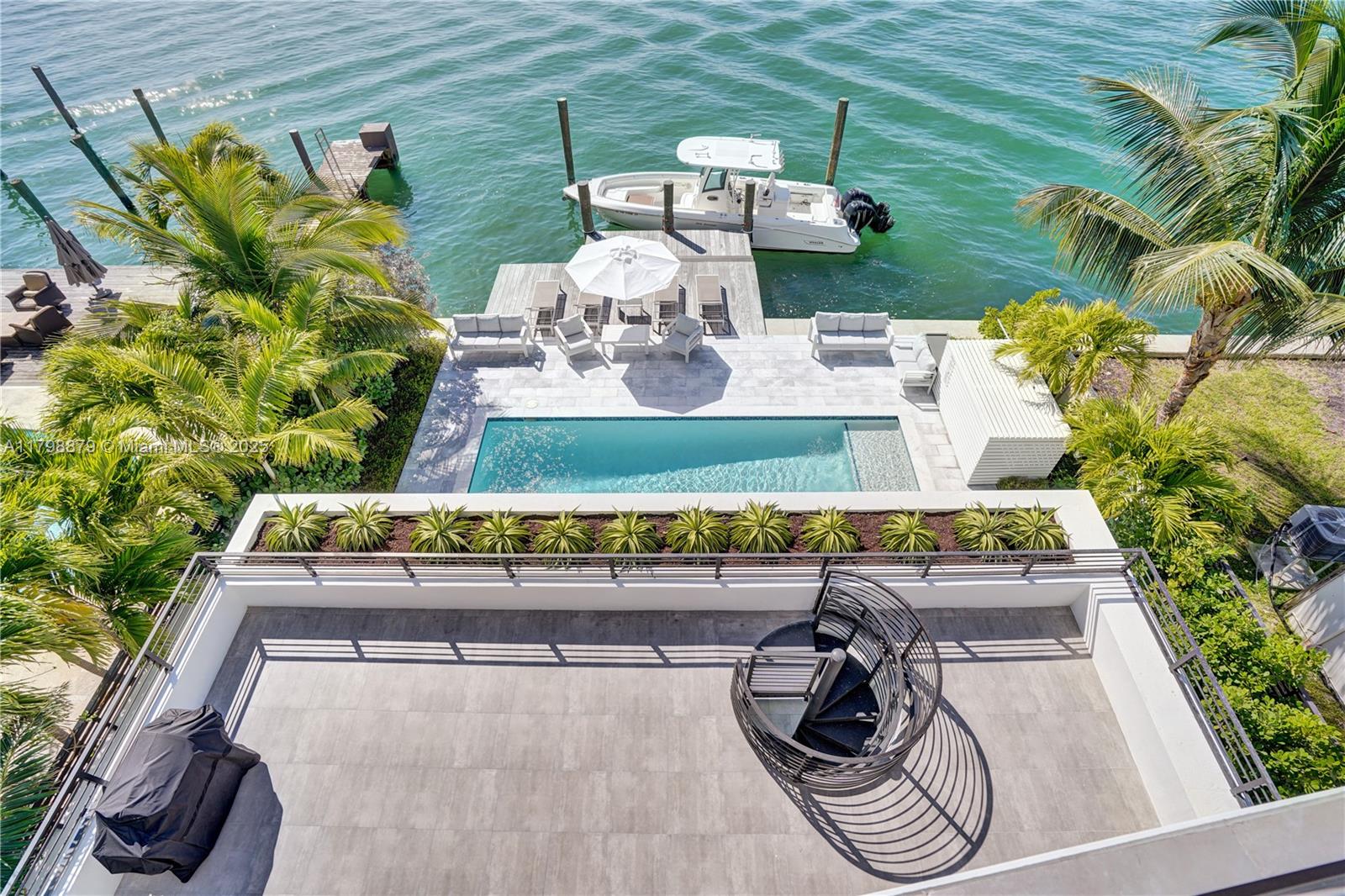 1930 Bay Dr Ph-1