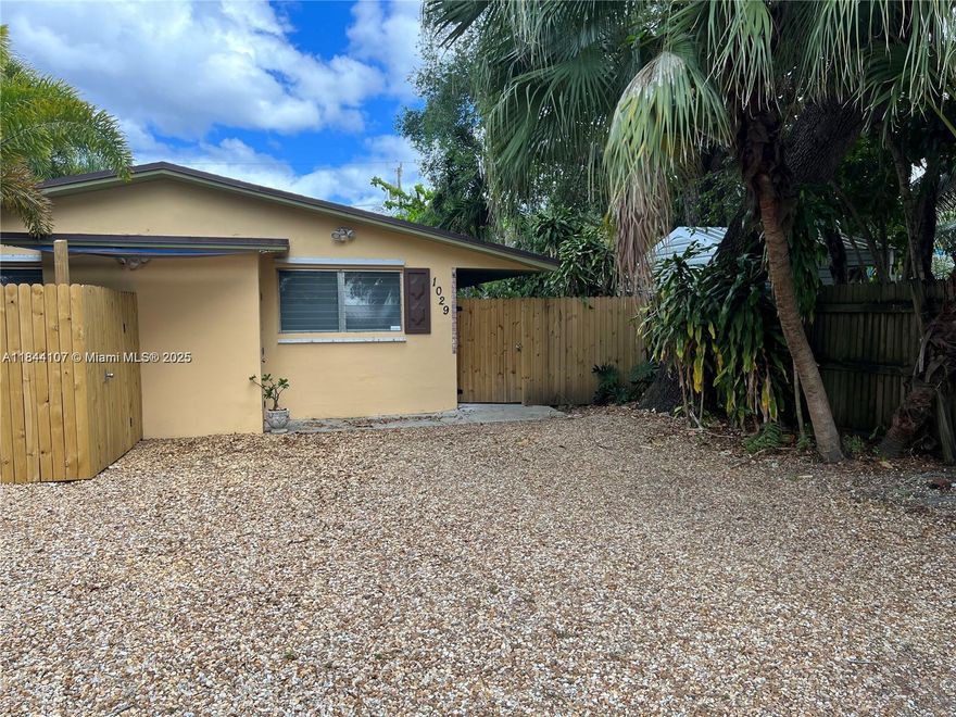 Now $2,000 p/m. Updated 2/1 conveniently located in Riverside Park,East of I-95,  just North of Davie Blvd and south of Broward Blvd. Easy to get to downtown, I-95 and 595. Unit has washer and dryer in unit, a private fenced rear patio and great neighbors. Water/sewer/garbage pick up included in rent. Cat or small dog to 20lbs ok with $250.00 additional security deposit. 1st month, last month, and one month security a must to move in.